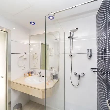 Globales Lord Nelson (adults Only)